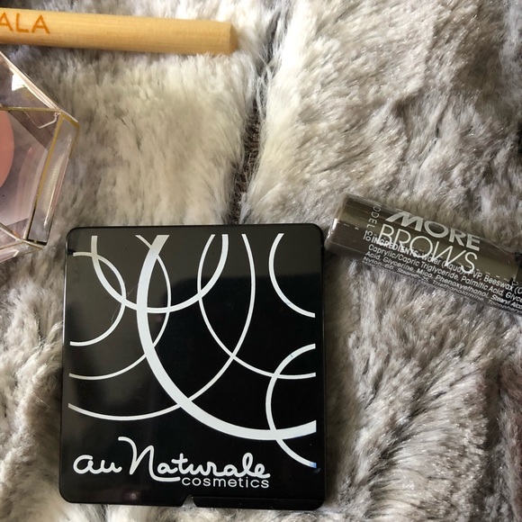 Face makeup samples - Picture 6 of 6